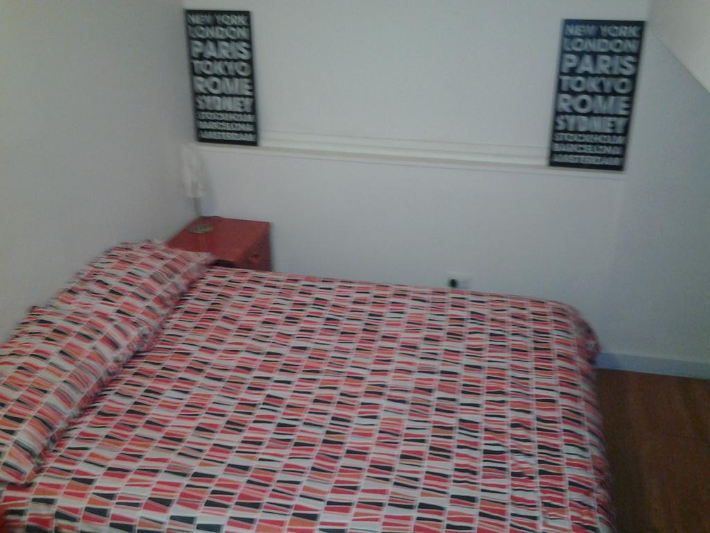 The Melbourne Connection Travellers Hostel Pokoj fotografie